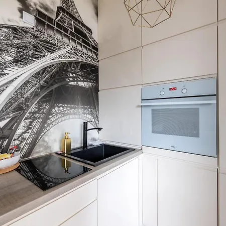 Apartmán Kierbedzia 6 - Bezplatny Podziemny Parking - Free Parking - Piekny Ogrodek Z Tarasem - 2km Lazienki Krolewskie - Wifi - Smart Tv 50 Cali - Good Varšava