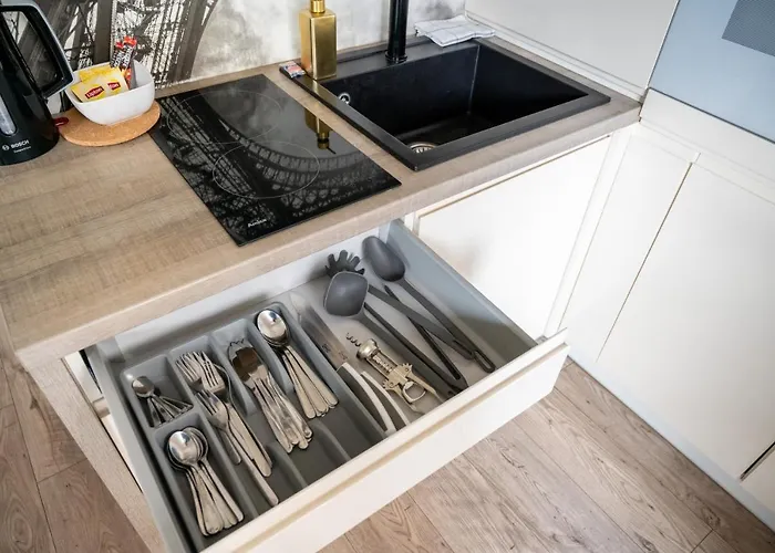 Apartment Good Apartments: Kierbedzia 6 With Free Parking And Garden Terrace