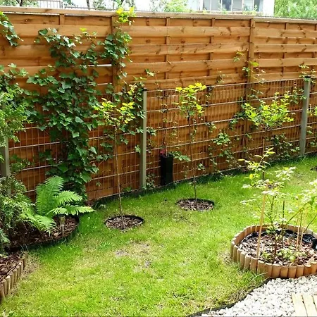 Kierbedzia 6 - Bezplatny Podziemny Parking - Free Parking - Piekny Ogrodek Z Tarasem - 2km Lazienki Krolewskie - Wifi - Smart Tv 50 Cali - Good * Varsavia